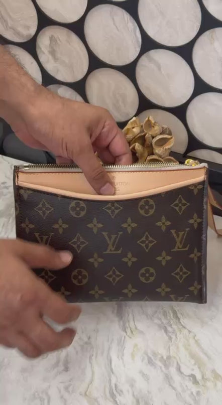 Louis Vuitton- Pismo torbica