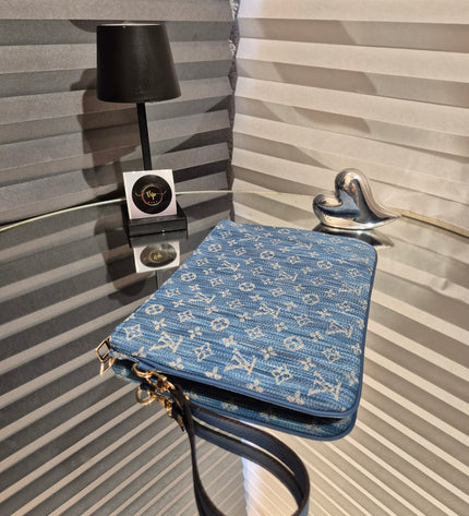 Louis Vuitton - Letter bag