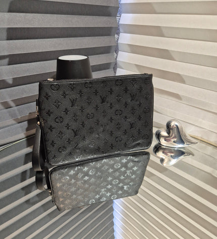 Louis Vuitton - Letter bag