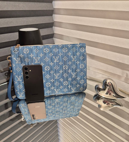Louis Vuitton - Letter bag