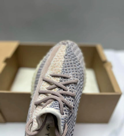 Yeezy Boost 350 V2                 ASH PEARL MODEL