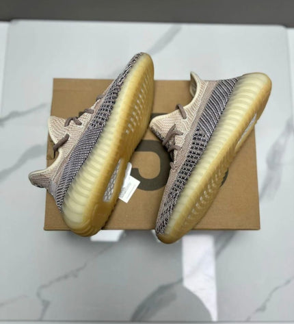 Yeezy Boost 350 V2                 ASH PEARL MODEL