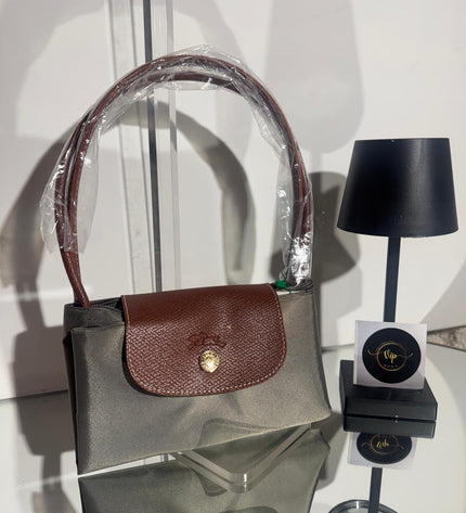 Longchamp (Size M)