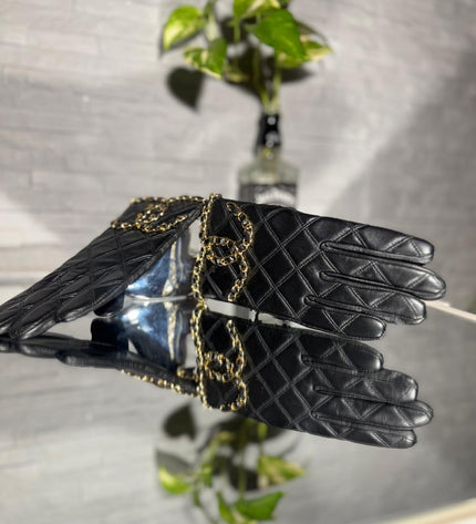 Chanel winter gloves