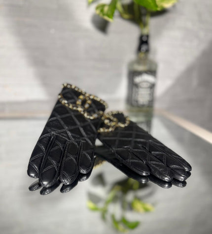 Chanel winter gloves