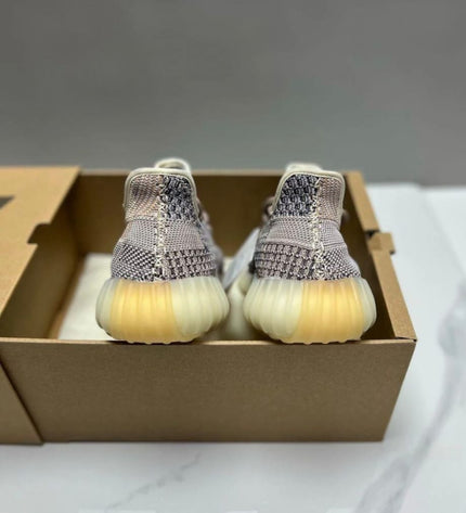 Yeezy Boost 350 V2                 ASH PEARL MODEL