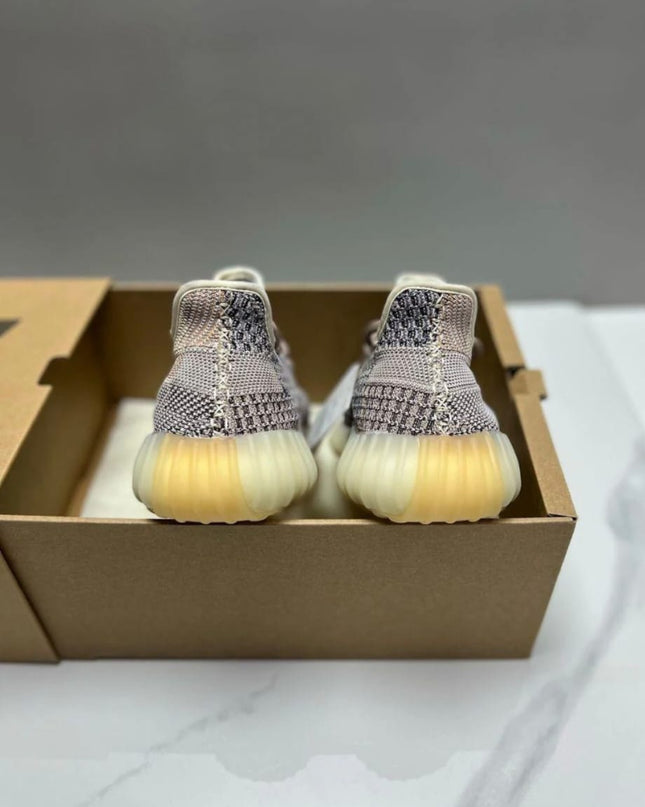 Yeezy Boost 350 V2                 ASH PEARL MODEL