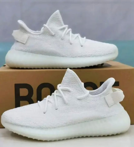 Yeezy Boost 350 V2            CREAM WHITE MODEL