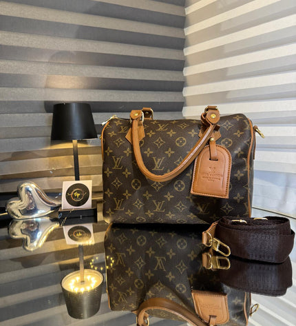 Louis Vuitton "Speedy"