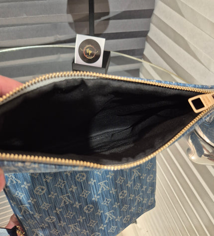 Louis Vuitton - Letter bag