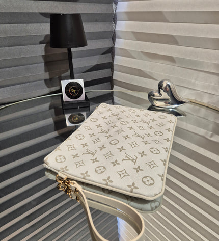 Louis Vuitton - Letter bag