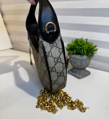 Gucci "Elegance"