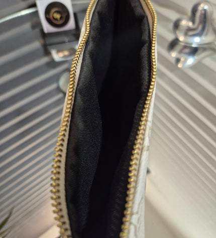 Louis Vuitton - Letter bag