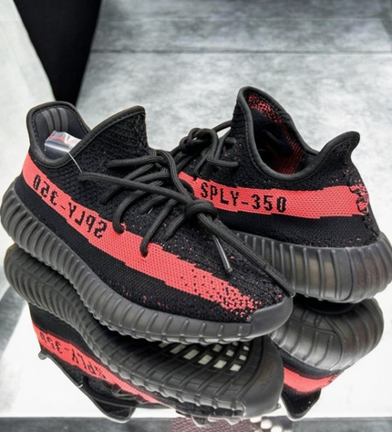Yeezy boost 350 V2              Cored Red Black Model