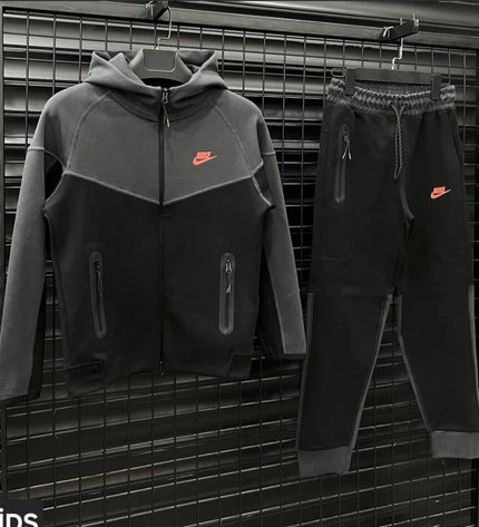 NIKE TECH FLEECE KIDS