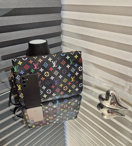 Louis Vuitton - Letter bag