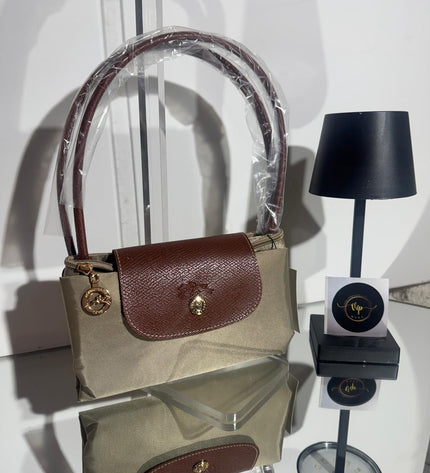 Longchamp (Size M)